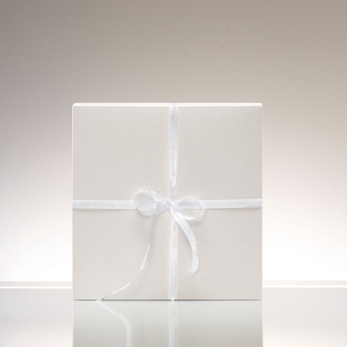 Weiße Hotel Post Bezau Geschenkbox
